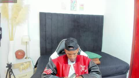       online show from December 14, 2025, 11:20 pm