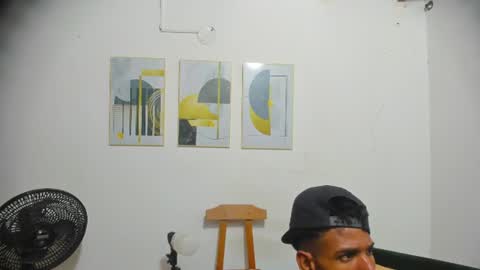 Snapshot of anthoy_wayans chatting on June 21, 2026, 12:57 am online show from June 21, 2026, 12:57 am