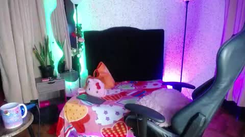 antia_x online show from October 15, 2025, 8:20 pm