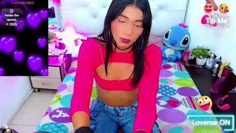 antonela_xx3 online show from February 7, 2025, 1:47 am