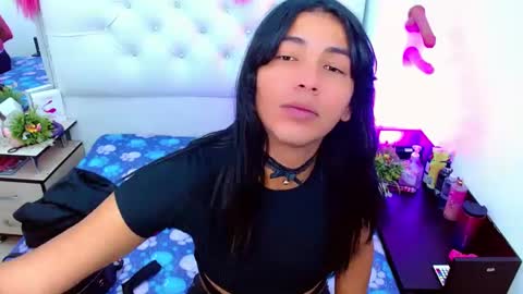 antonela_xx3 online show from February 8, 2025, 6:55 pm