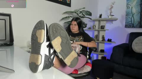   online show from April 1, 2026, 7:44 pm