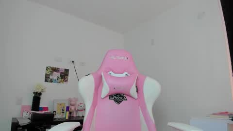 Antonella online show from March 25, 2026, 7:42 pm