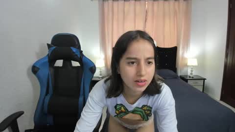 Snapshot of antonella_heinz_ chatting on December 8, 2024, 3:24 pm Antonella online show from December 8, 2024, 3:24 pm