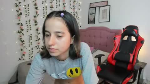 Snapshot of antonella_heinz_ chatting on December 15, 2024, 5:53 pm Antonella online show from December 15, 2024, 5:53 pm