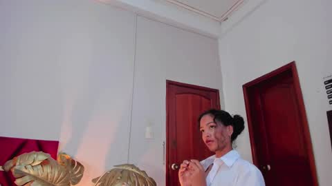 Snapshot of antonellahall_ chatting on March 8, 2025, 3:24 pm AntonellaHall online show from March 8, 2025, 3:24 pm