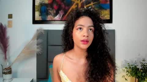 Snapshot of antonellahall_ chatting on October 20, 2025, 11:54 am AntonellaHall online show from October 20, 2025, 11:54 am