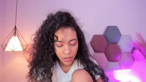 Snapshot of antonellahall_ chatting on October 24, 2025, 12:01 pm AntonellaHall online show from October 24, 2025, 12:01 pm