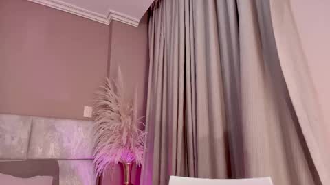 AntonellaHall  online show from March 25, 2026, 6:25 pm