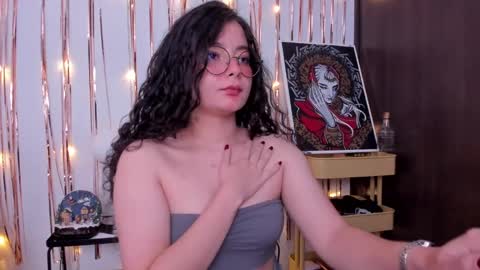 Snapshot of antoniart_ chatting on January 20, 2025, 2:32 am Antonia online show from January 20, 2025, 2:32 am