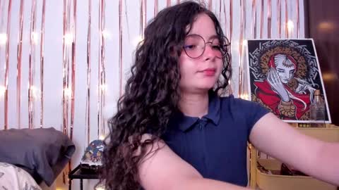 Snapshot of antoniart_ chatting on January 24, 2025, 3:11 am Antonia online show from January 24, 2025, 3:11 am