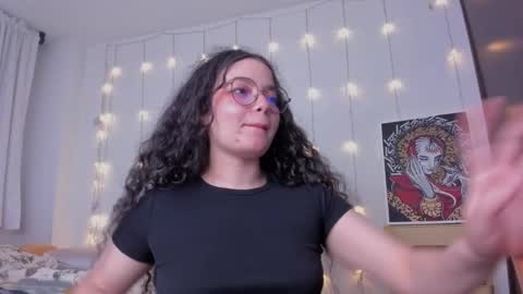 Snapshot of antoniart_ chatting on March 5, 2025, 4:13 am Antonia online show from March 5, 2025, 4:13 am