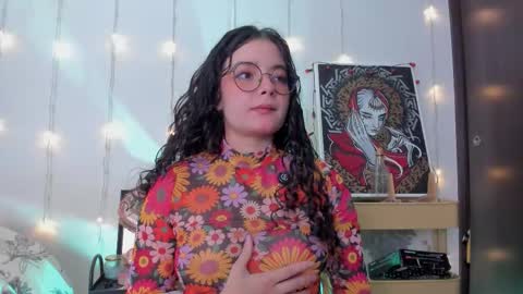 Snapshot of antoniart_ chatting on December 21, 2025, 2:30 am Antonia online show from December 21, 2025, 2:30 am