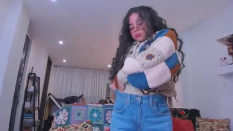 Snapshot of antoniart_ chatting on February 27, 2026, 4:01 am Antonia online show from February 27, 2026, 4:01 am