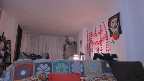 Antonia online show from June 30, 2026, 4:24 am