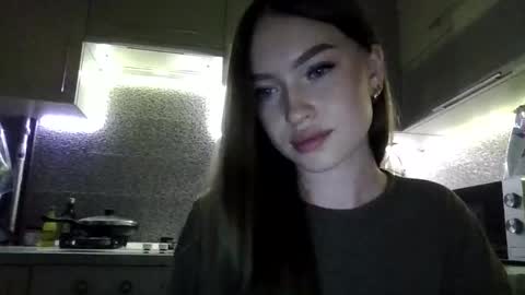 antonina25440 online show from September 25, 2025, 9:40 pm