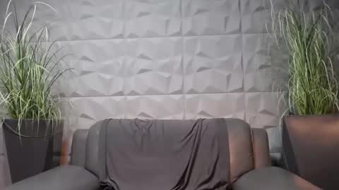 HI My name is Antonio online show from December 18, 2024, 12:10 am