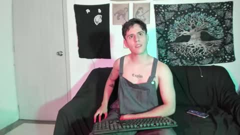 Snapshot of antonnello_ chatting on February 2, 2025, 12:30 am antonnello_ online show from February 2, 2025, 12:30 am