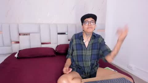 antony_d_ossa online show from April 20, 2026, 3:42 am