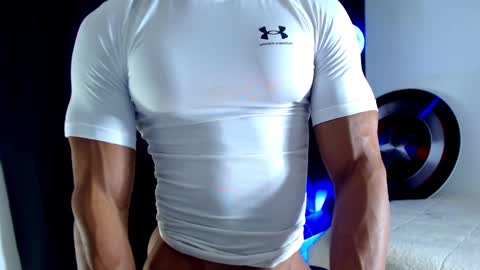 Instagram miguelangel1802  online show from October 21, 2025, 5:24 pm