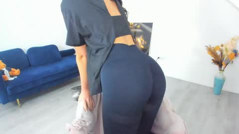 Anya online show from April 16, 2026, 3:40 am