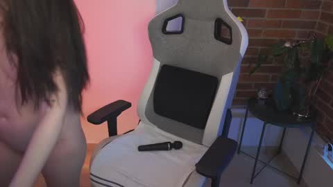 anya online show from March 6, 2025, 6:59 pm