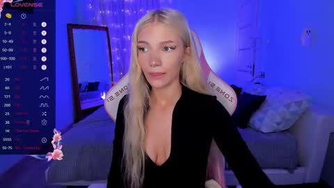 Anya online show from November 19, 2025, 2:22 am