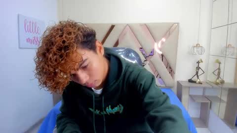 anyelotwink online show from February 25, 2026, 9:46 pm