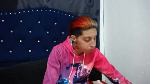 anyu online show from December 4, 2024, 2:42 am