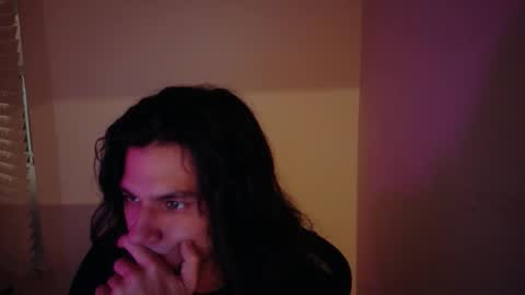 Snapshot of apachewithawebcam chatting on November 3, 2025, 5:52 am ApacheWithWebcam online show from November 3, 2025, 5:52 am