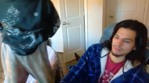 Snapshot of apachewithawebcam chatting on December 22, 2025, 9:23 pm ApacheWithWebcam online show from December 22, 2025, 9:23 pm