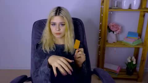 ApheliaStar online show from November 1, 2025, 3:47 pm