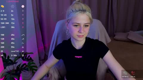 Snapshot of apheliastar chatting on June 1, 2026, 3:14 pm ApheliaStar online show from June 1, 2026, 3:14 pm