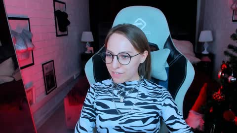 APHEX QUEEN online show from December 6, 2024, 7:56 pm