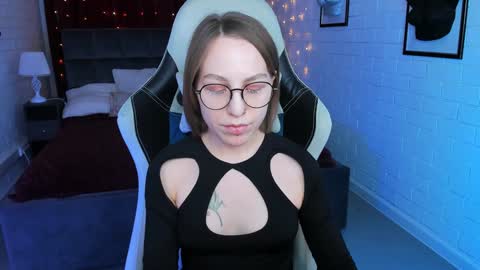 APHEX QUEEN online show from January 12, 2025, 1:05 pm