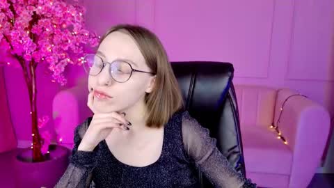 APHEX QUEEN online show from January 28, 2025, 6:07 pm