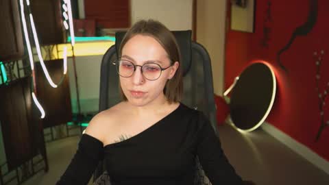 APHEX QUEEN online show from February 4, 2025, 3:26 pm