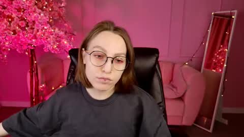 APHEX QUEEN online show from March 7, 2025, 1:18 pm