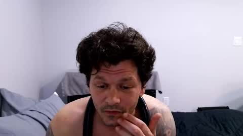 Snapshot of apocalypse_cream chatting on March 2, 2026, 7:15 am apocalypse_cream online show from March 2, 2026, 7:15 am