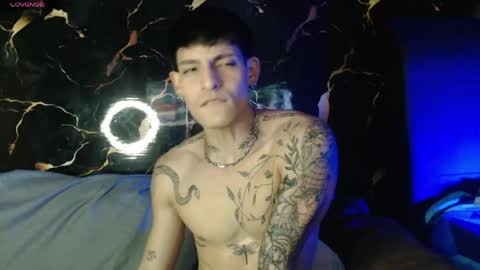 Snapshot of apolo01_ chatting on April 17, 2026, 9:40 pm Apolo online show from April 17, 2026, 9:40 pm
