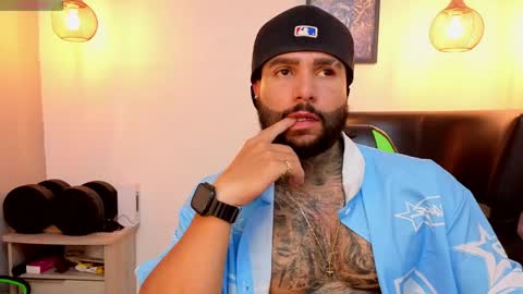Snapshot of apolo_ryder chatting on May 7, 2026, 12:05 am APOLO online show from May 7, 2026, 12:05 am