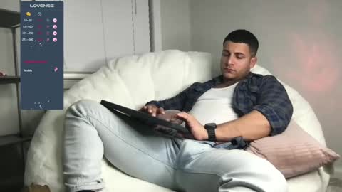 Snapshot of apolo_strange chatting on February 6, 2025, 12:54 am apolo_strange online show from February 6, 2025, 12:54 am