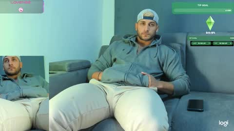 Snapshot of apolo_strange chatting on October 8, 2025, 9:01 pm apolo_strange online show from October 8, 2025, 9:01 pm