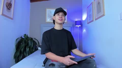 Apolo twink online show from October 27, 2025, 7:29 pm