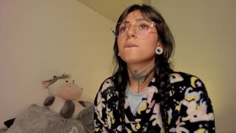 Snapshot of apolorising_ chatting on September 10, 2025, 2:22 am Lola  Apolo online show from September 10, 2025, 2:22 am