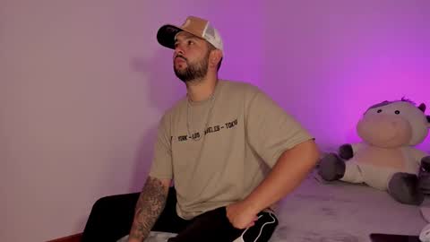 Snapshot of apolorising_ chatting on September 16, 2025, 7:20 am Lola  Apolo online show from September 16, 2025, 7:20 am