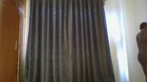 apple_bitch online show from April 7, 2026, 5:52 am