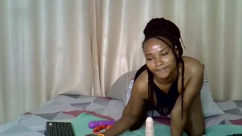 Snapshot of apple_queen24 chatting on February 16, 2026, 10:50 pm Apple queen online show from February 16, 2026, 10:50 pm