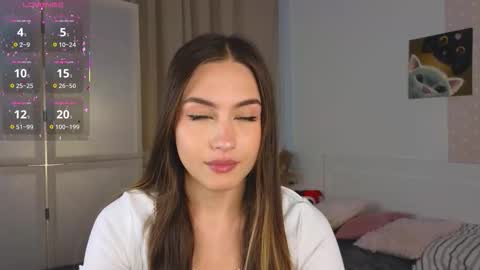 Vicki online show from October 6, 2025, 9:07 am