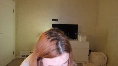 appleyummybuns online show from February 10, 2026, 1:37 pm